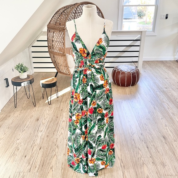 Dresses & Skirts - NWT M, green, orange, red, white, colorful, Bohemian, maxi dress